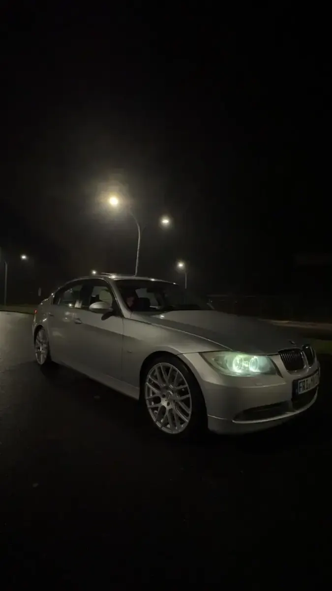 Gebraucht BMW 330 272 PS (200 kW) 2009 Silber Limousine