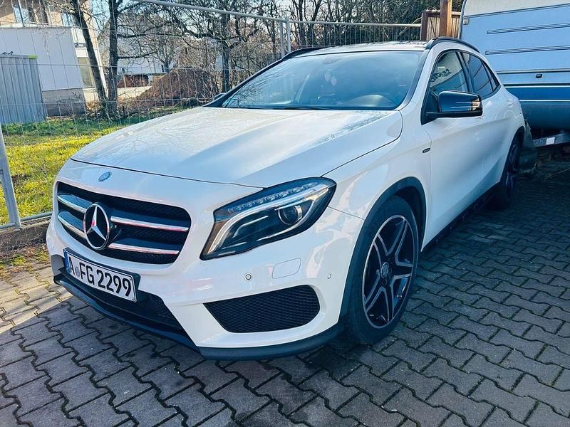 Gebraucht Mercedes GLA220 AMG 170 PS (125 kW) 2014 Weiß SUV
