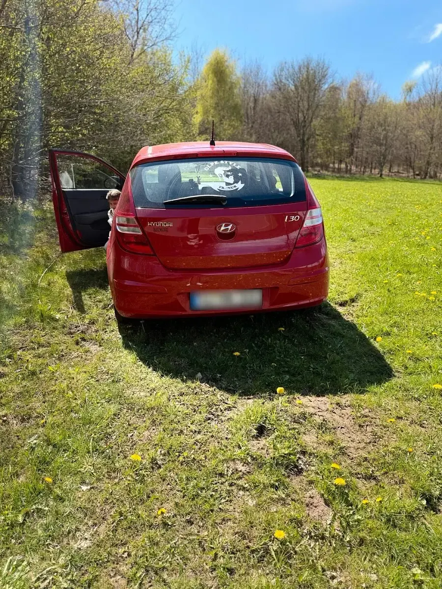 Gebraucht Hyundai i30 110 PS (80 kW) 2010 Rot Kleinwagen