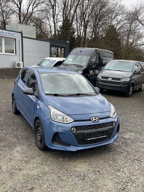 Blau Gebraucht 2018 Hyundai i10 Basis Kleinwagen | 4.980 € (Fairer Preis) - Bild 1/4