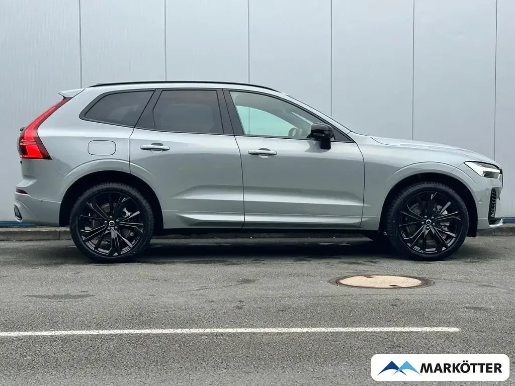 Neu Volvo XC60 Plus 455 PS (334 kW) 2026 Grau SUV