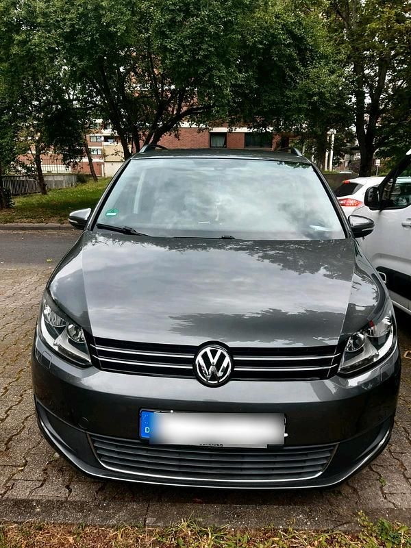 Grau Gebraucht 2010 VW Touran Van / Kleinbus | 12.500 € - Bild 1/4