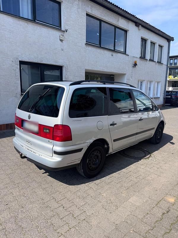 Gebraucht VW Sharan 85 PS (62 kW) 2000 Silber Van / Kleinbus