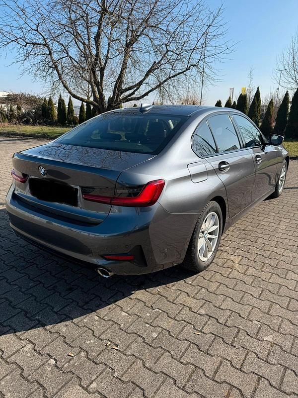 Gebraucht BMW 320e Shadowline 190 PS (139 kW) 2021 Grau Limousine
