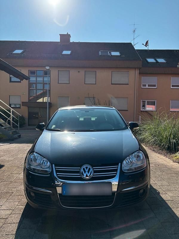 Gebraucht VW Jetta 122 PS (89 kW) 2008 Schwarz Limousine
