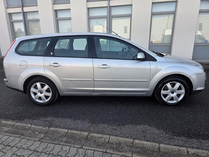 Gebraucht Ford Focus Ghia 145 PS (106 kW) 2006 Grau Kombi