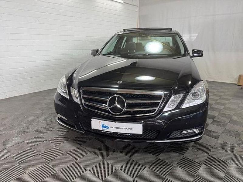 Gebraucht Mercedes E350 Elegance 292 PS (214 kW) 2009 Obsidianschwarz  met... Limousine