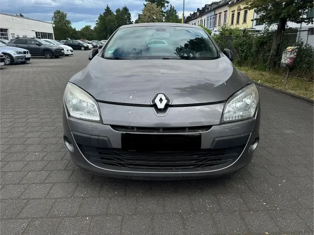 Gebraucht Renault Mégane 131 PS (96 kW) 2010 Grau Limousine