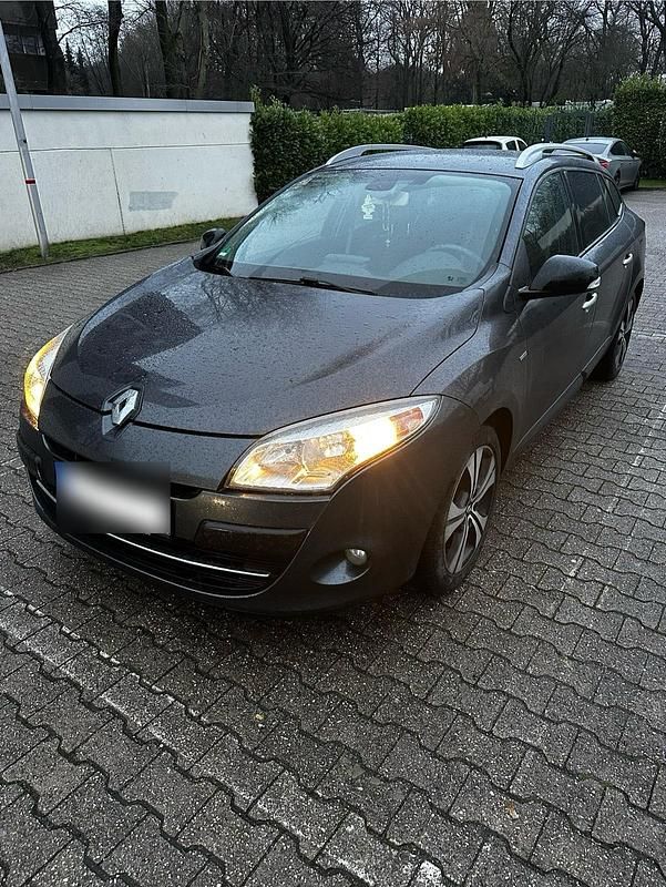 Andere farben Gebraucht 2011 Renault Mégane GrandTour Bose Edition Kombi | 4.000 € - Bild 1/4