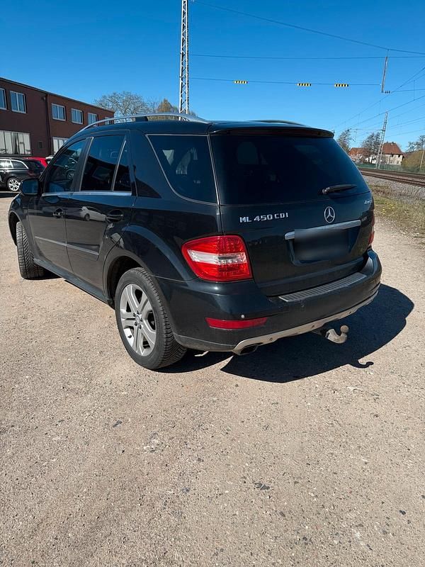 Gebraucht Mercedes ML450 306 PS (225 kW) 2010 Schwarz SUV