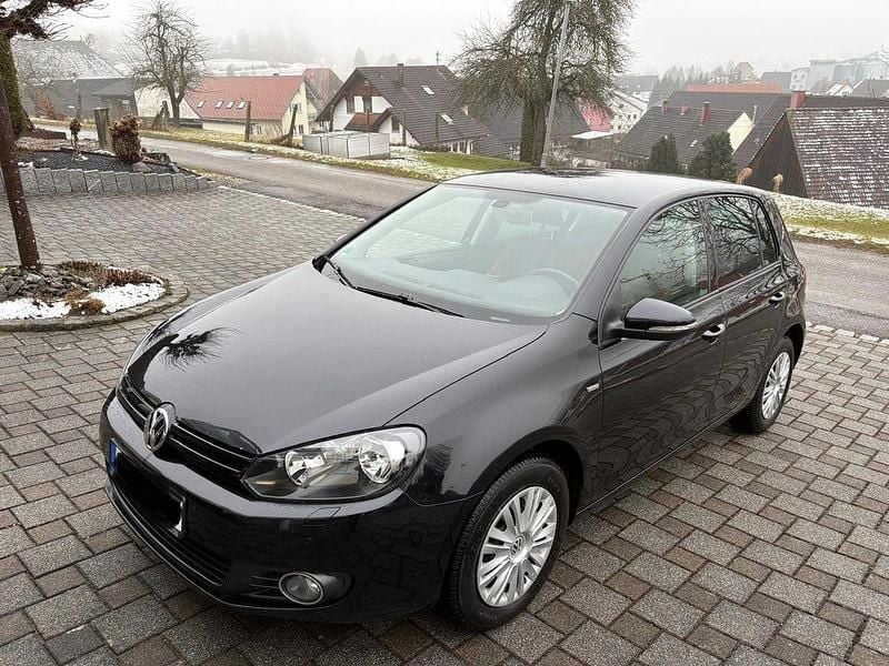 Gebraucht VW Golf VII Match 105 PS (77 kW) 2012 Schwarz Limousine