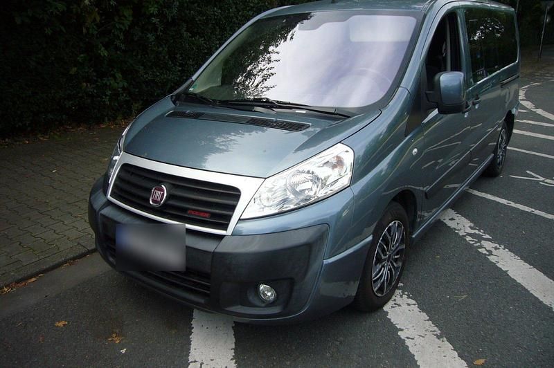 Grau Gebraucht 2015 Fiat Scudo Van | 9.999 € (Fairer Preis) - Bild 1/4