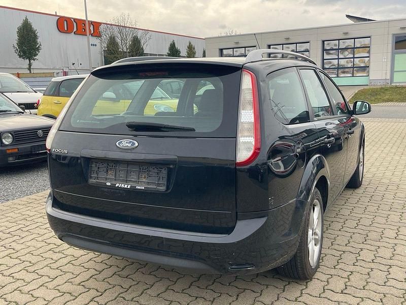Gebraucht Ford Focus Style 101 PS (74 kW) 2010 Schwarz Kombi