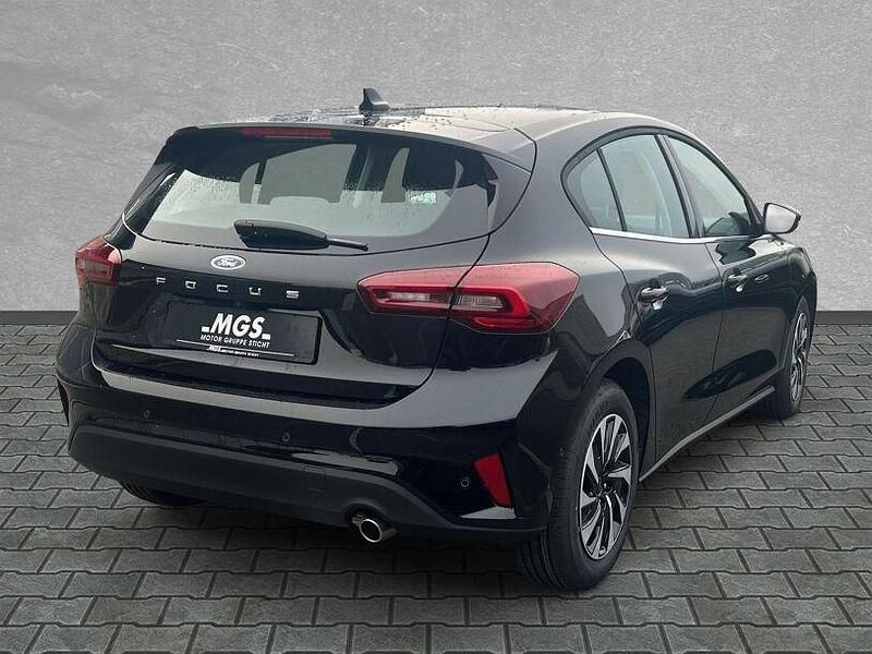 Neu Ford Focus Titanium 155 PS (114 kW) 2025 Agate black metallic Limousine