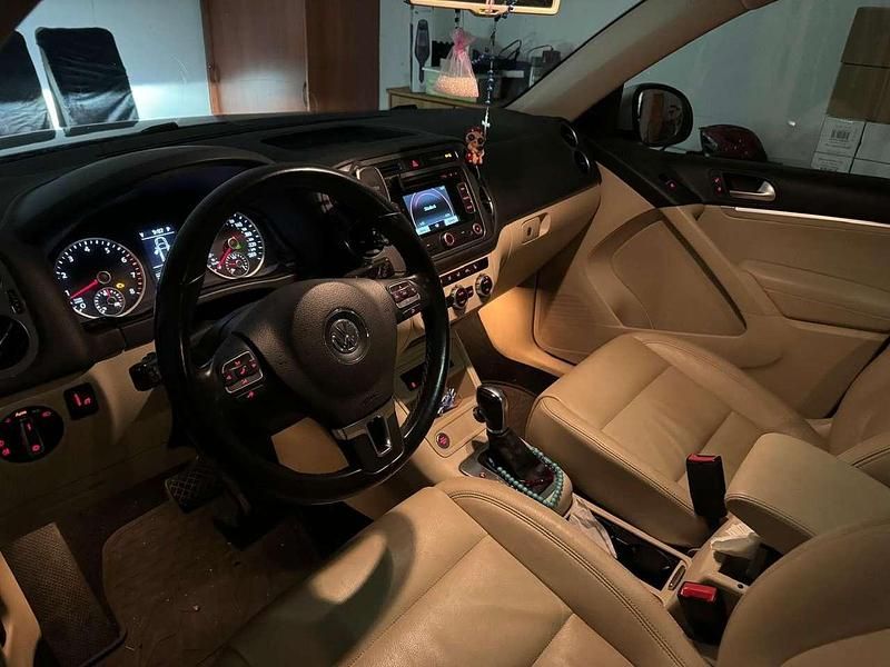 Gebraucht VW Tiguan Trendline 122 PS (89 kW) 2013 Grau SUV