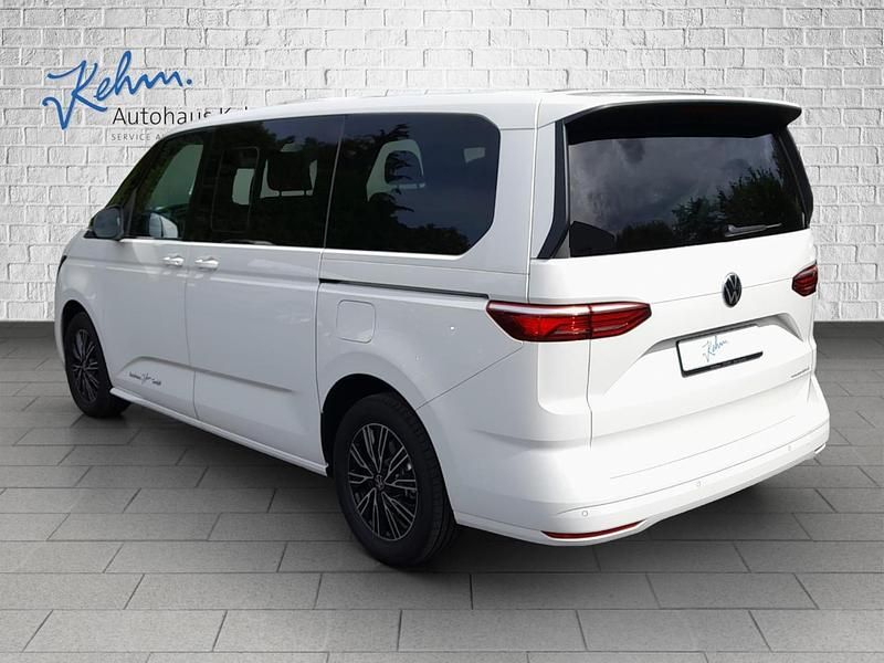 Second-hand VW Multivan Basis 150 CP (110 kW) 2024 Alb Monovolum