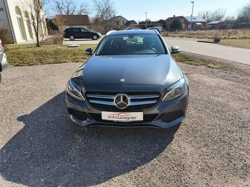 Gebraucht Mercedes C250 204 PS (150 kW) 2015 Grau Kombi