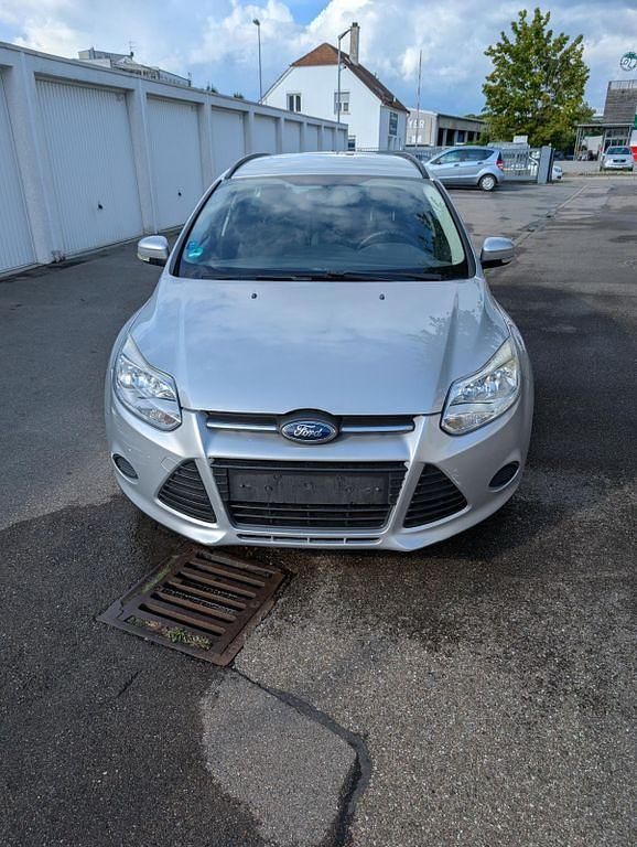 Gebraucht 2012 Ford Focus Trend Limousine | 2.400 € (Superpreis) - Bild 1/4