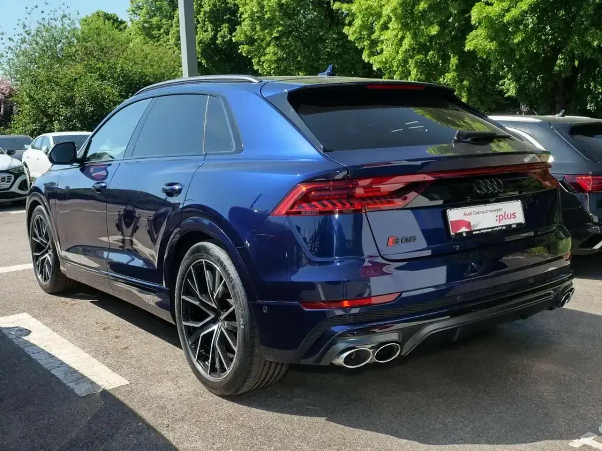 Gebraucht Audi SQ8 Advanced 507 PS (372 kW) 2023 Navarrablau metallic SUV