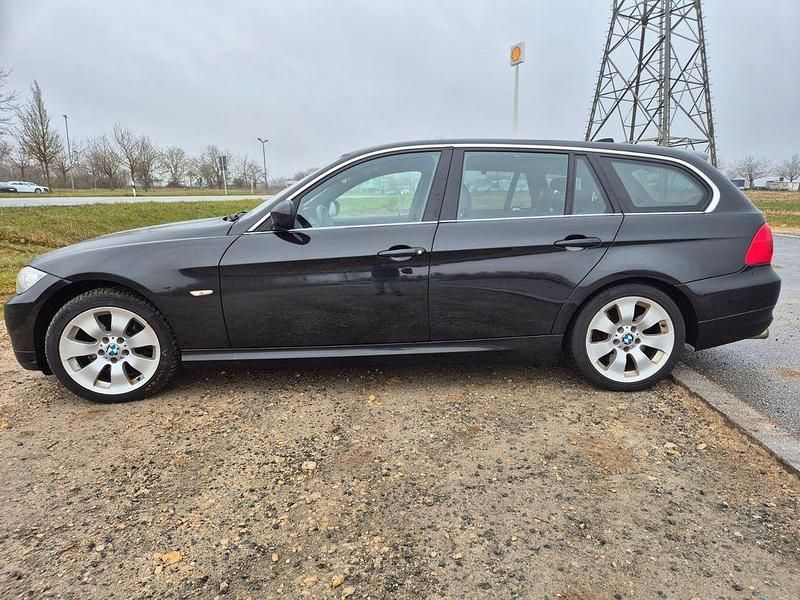 Gebraucht BMW 325 Exclusive 218 PS (160 kW) 2010 Schwarz Kombi