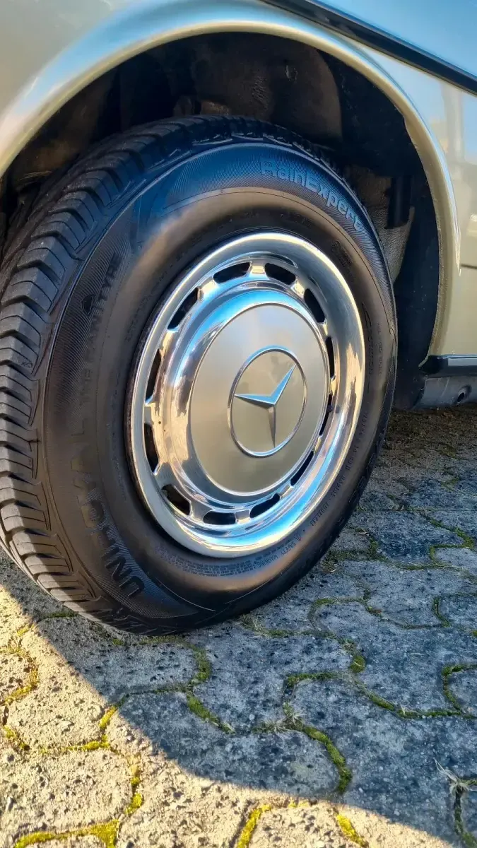 Gebraucht Mercedes 230 136 PS (100 kW) 1981 Limousine