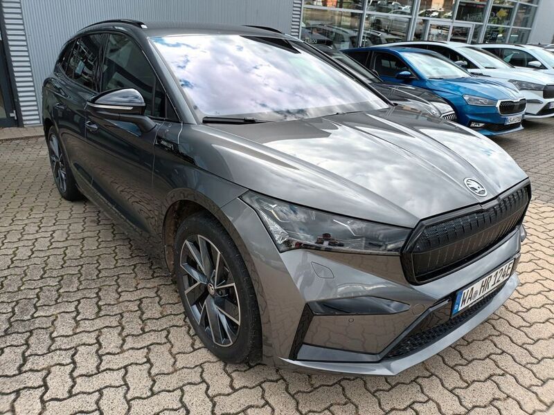 Grau Gebraucht 2023 Skoda Enyaq iV SportLine SUV | 39.950 € (Superpreis) - Bild 1/4