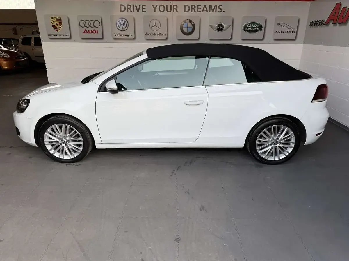 Gebraucht VW Golf Cabriolet Cup 122 PS (89 kW) 2015 Pure white Cabrio
