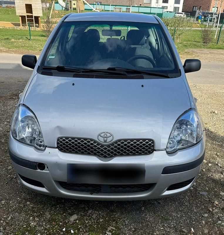 Gebraucht Toyota Yaris 65 PS (47 kW) 2003 Grau Kleinwagen