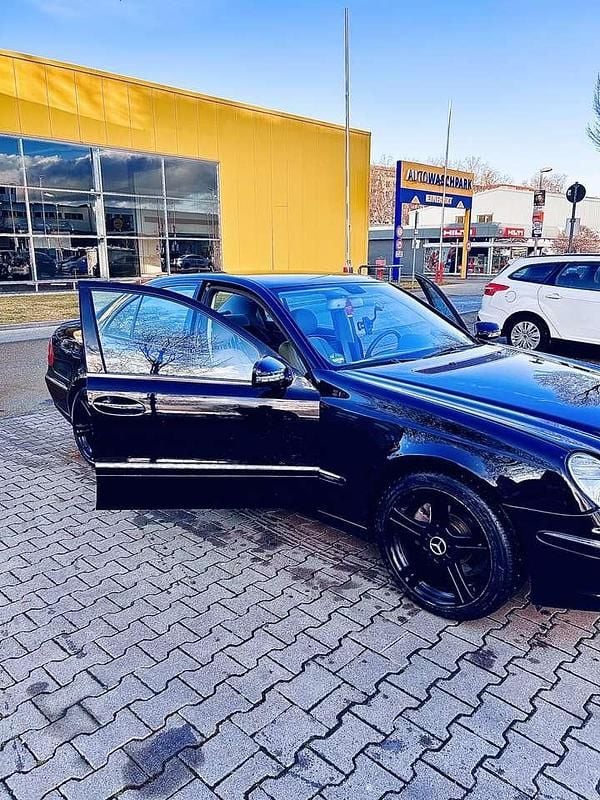 Gebraucht Mercedes E200 184 PS (135 kW) 2006 Schwarz Limousine
