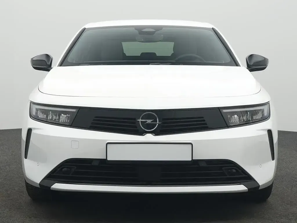 Używany Opel Astra Edition 131 KM (96 kW) 2026 Biały Sedan/Limuzyna