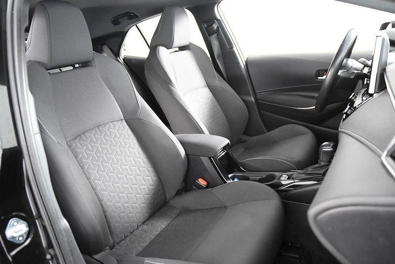 Gebraucht Toyota Corolla 98 PS (72 kW) 2021 Schwarz Limousine