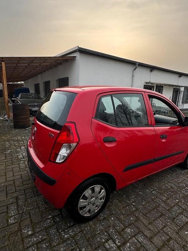 Gebraucht Hyundai i10 69 PS (50 kW) 2009 Rot Kleinwagen