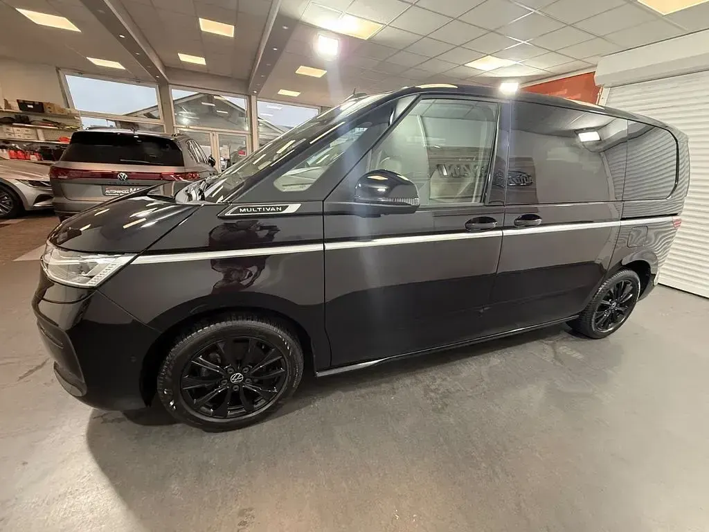 Usata VW T7 Style 150 CV (110 kW) 2025 Nero Furgone