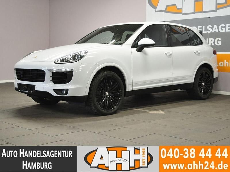 Weiss Gebraucht 2017 Porsche Cayenne Platinum Edition SUV | 34.990 € (Fairer Preis) - Bild 1/4