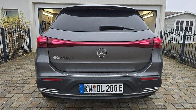 Neu Mercedes EQA250+ Advanced Plus 139 kW (190 PS) 2025 Grau SUV