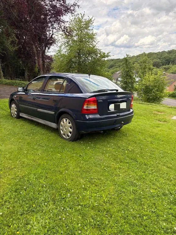 Gebraucht Opel Astra 75 PS (55 kW) 2000 Blau Limousine