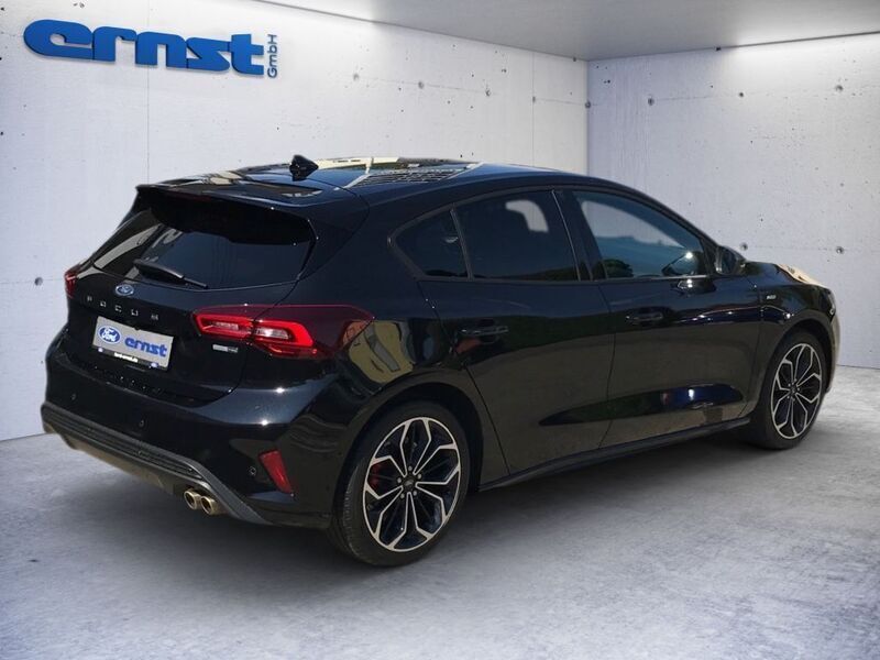 Gebraucht Ford Focus ST-Line 125 PS (91 kW) 2023 Schwarz Limousine