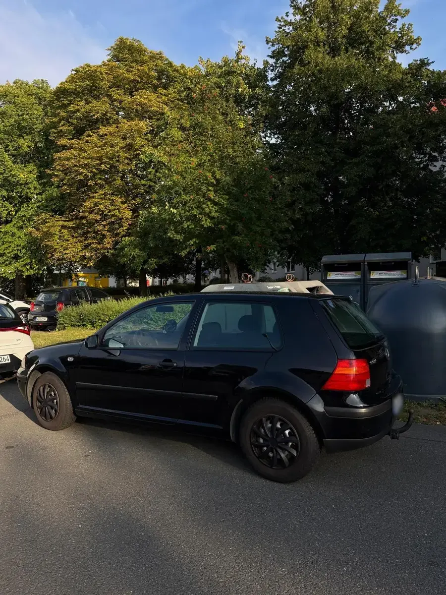 Gebraucht VW Golf IV 75 PS (55 kW) 2001 Schwarz Limousine