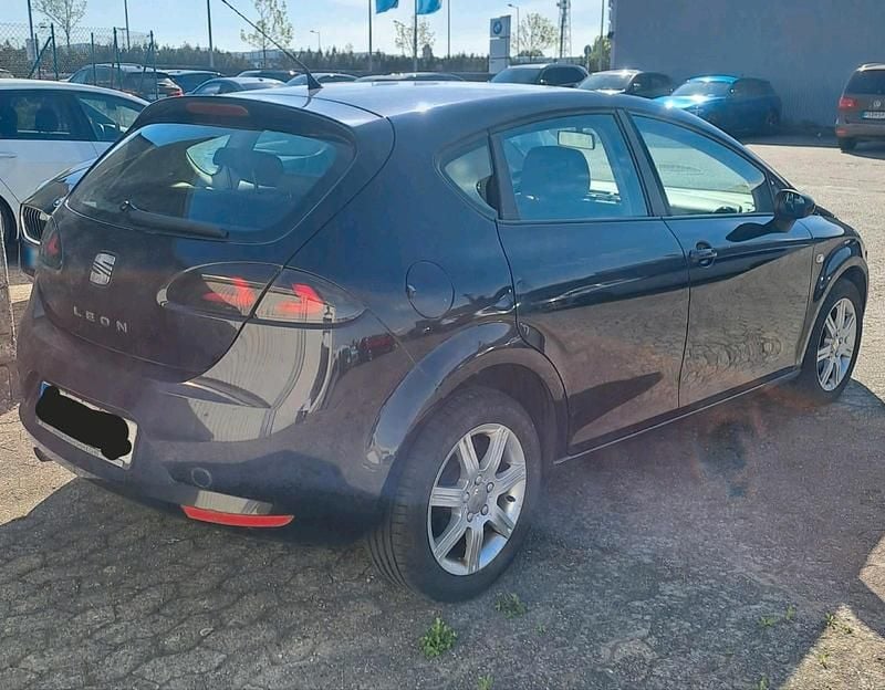 Second-hand Seat Leon 102 CP (75 kW) 2007 Negru Hatchback