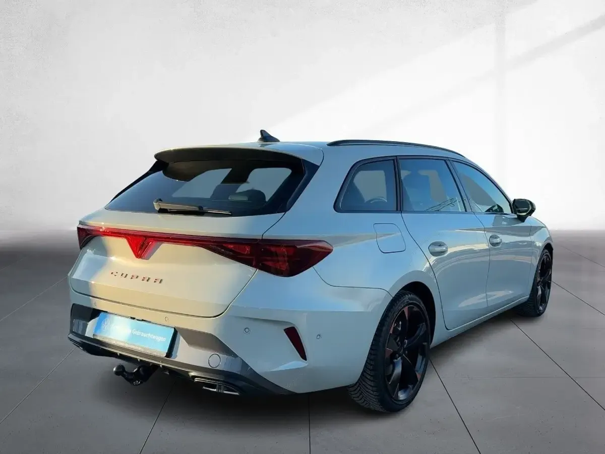 Second-hand Cupra Leon 150 CP (110 kW) 2025 Gri Break