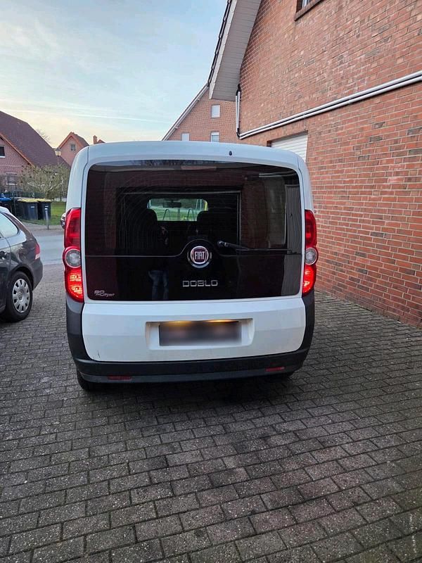 Gebraucht Fiat Doblò 90 PS (66 kW) 2014 Weiß Van / Kleinbus