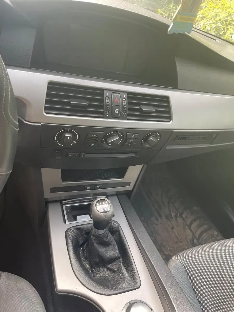 Gebraucht BMW 525 177 PS (130 kW) 2004 Grau Limousine