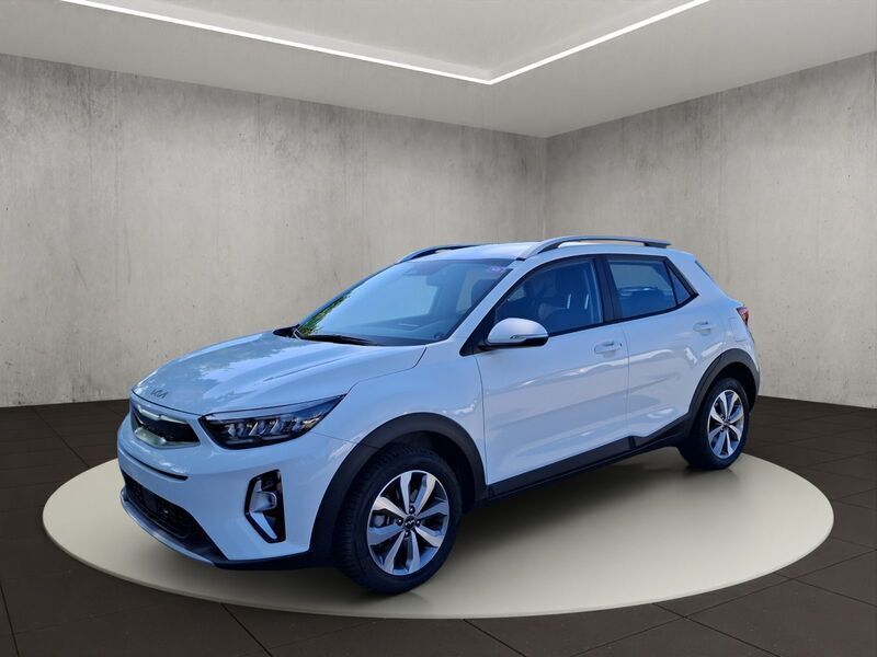 Schneeweiß Gebraucht 2024 Kia Stonic Vision SUV | 16.980 € (Guter Preis) - Bild 1/4