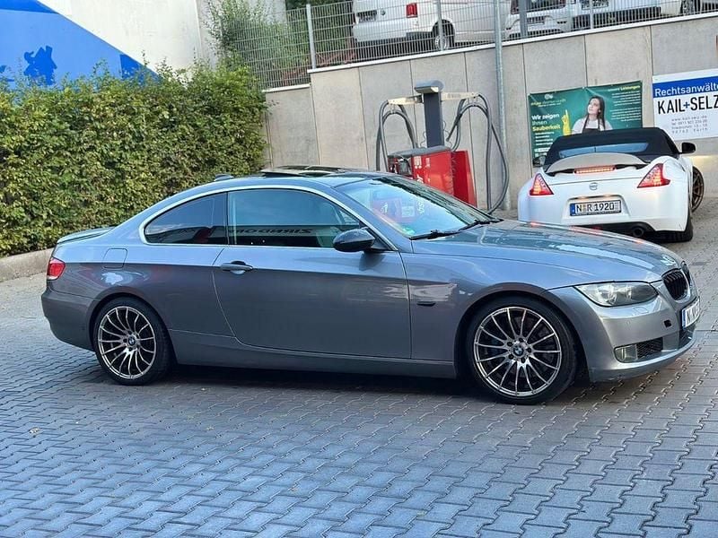 Silber Gebraucht 2007 BMW 335 Sport Line Coupé | 11.000 € (Superpreis) - Bild 1/4