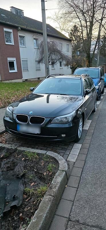 Blau Gebraucht 2009 BMW 520 Kombi | 3.800 € (Superpreis) - Bild 1/4