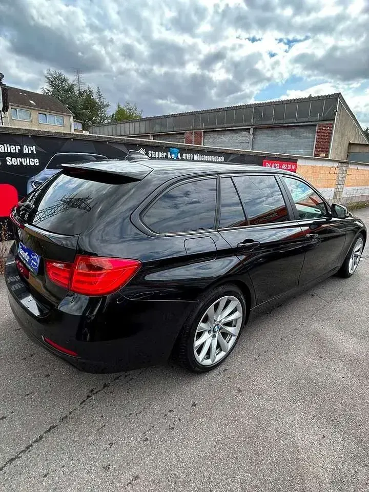 Gebraucht BMW 325 Sport Line 218 PS (160 kW) 2015 Schwarz Kombi