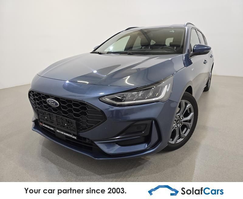 Blau Gebraucht 2023 Ford Focus ST-Line Limousine | 13.189 € (Superpreis) - Bild 1/4