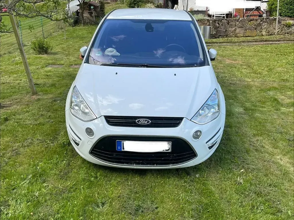 Gebraucht Ford S-MAX Titanium 140 PS (102 kW) 2013 Weiß Van / Kleinbus
