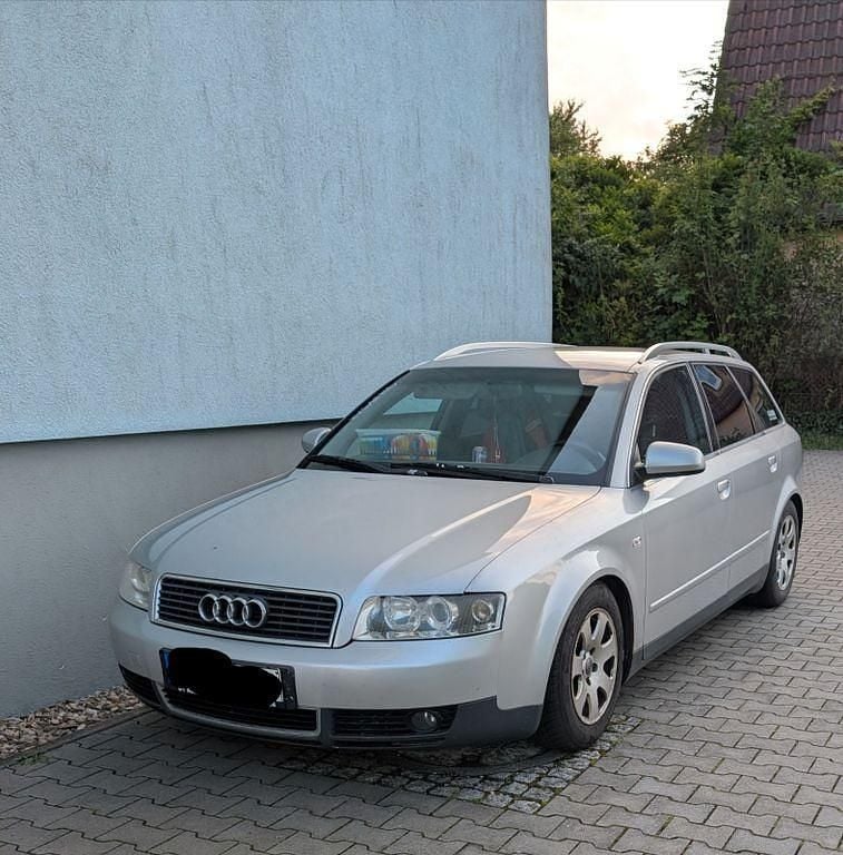 Silber Gebraucht 2001 Audi A4 Performance Kombi | 2.400 € (Fairer Preis) - Bild 1/4