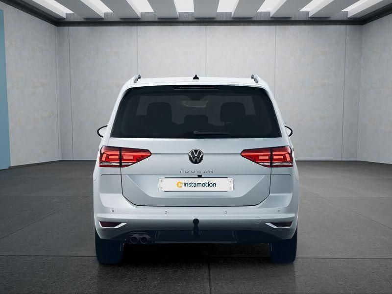 Gebraucht VW Touran 150 PS (110 kW) 2025 Silber Van / Kleinbus